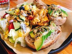 牛油果吐司-251#coffee roasters(沿河东路店)