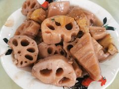 莲藕煮火腩-区海鸡场饭店(石壁店)