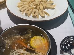 -泓炙颐凤鲜海鲜火锅料理(桐乡店)