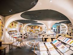 -钟书阁(珍园店)