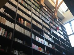 -钟书阁(松江泰晤士小镇店)