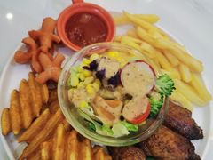 -丽莎沙拉轻食餐厅(国贸店)