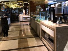 自助取餐区-大中华希尔顿酒店-念自助餐·嗨啤·小龙虾