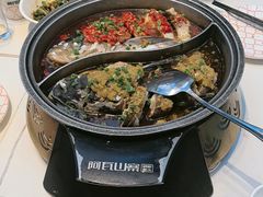 -阿瓦山寨·湘菜现炒·剁椒鱼头王(咸阳总店)
