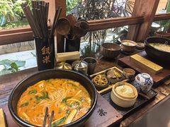 -银米·云南传统过桥米线(双廊黑金冠店)