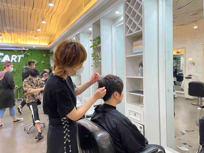 hair art造型沙龙(大悦城店)-"【项目】烫发 剪发爰松,43号服务到位.
