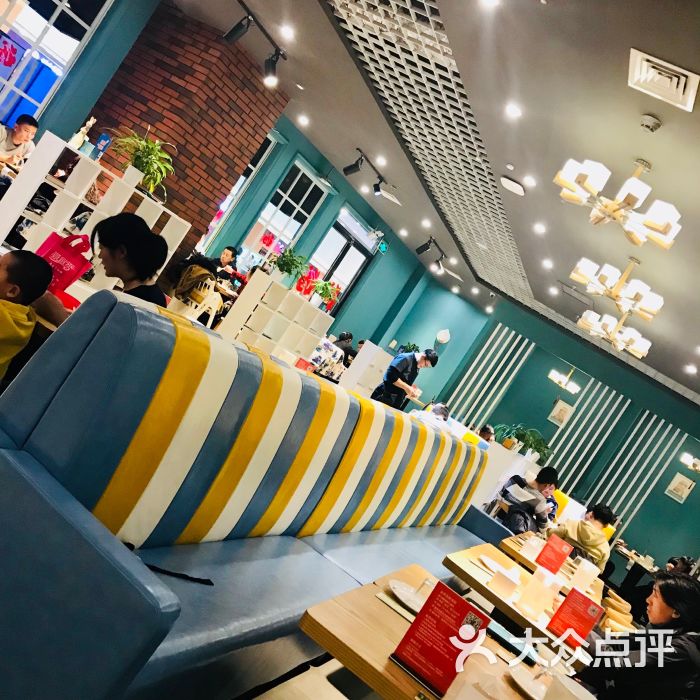 小镇大厨新概念复合中餐厅(开发区万达店)图片 第1张