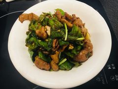 擂辣椒炒肥肠-湘肠香火锅店(团结湖店)