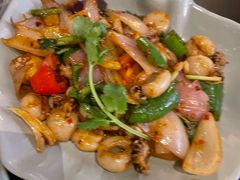 -大头虾越式风味餐厅(光明广场店)