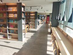 -魔方城市书房(中街益田店)