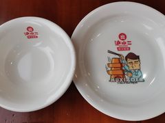 餐具摆设-炉小二铜锅牛蛙•川湘菜(三里屯店)