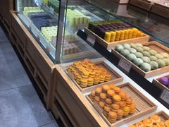 面包甜点陈列柜-南宋胡记(杭州河坊街店)