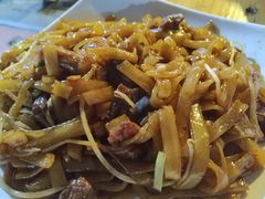 炒牛河-美食店(华贵路店)