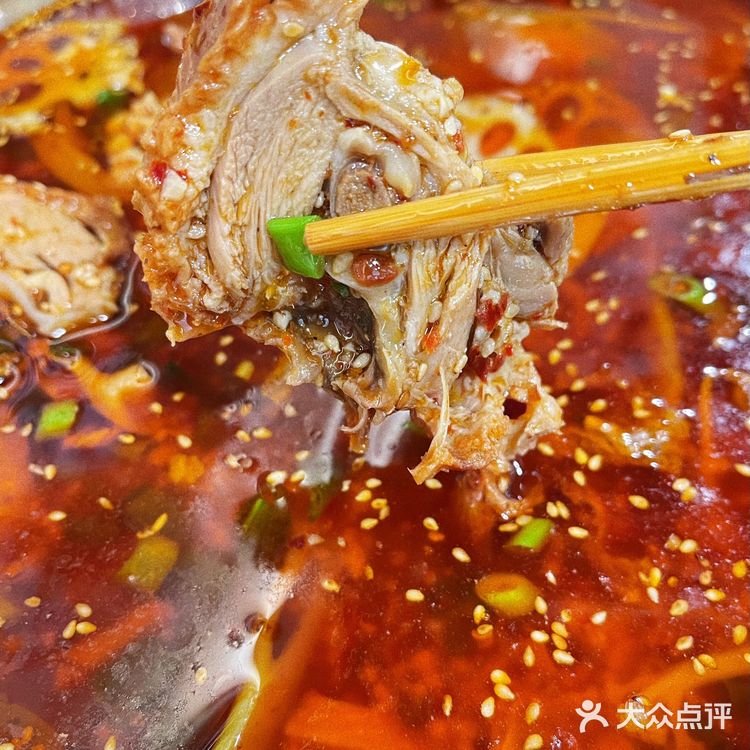 点了双人套餐，一只成都烤鸭，一些配菜