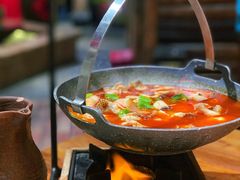 思茅酸汤鱼片-老滇山寨•云南特色菜•地方菜•民族风情歌舞表演(金碧店)