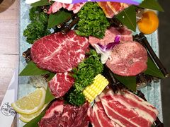 黑牛六拼-明洞阿姨·韩式酱蟹烤肉·创意料理(三元桥店)