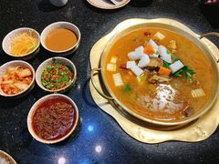 -顶顶汤火牛排火锅·经典铜锅涮肉