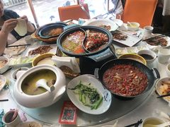 -阿瓦山寨·湘菜现炒·剁椒鱼头王(咸阳总店)