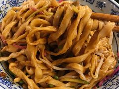 老北京炸酱面-门框胡同百年卤煮(新街口店)