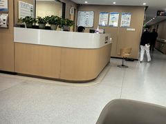 -上海大学附属上海和平眼科医院