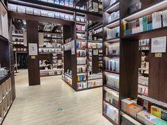 -钟书阁(群光广场店)