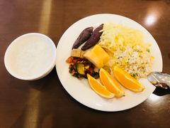 -杭州西湖湖滨银泰亚朵酒店