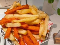 -春树下·树屋花房西餐厅(罍街AS1980店)