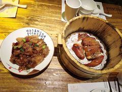 -胡桃里音乐餐厅(陶溪川店)(川湘赣菜·世界百大酒庄直供红酒·音乐表演)