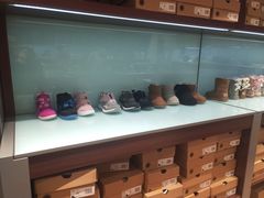 -UGG(燕莎奥特莱斯购物中心店)