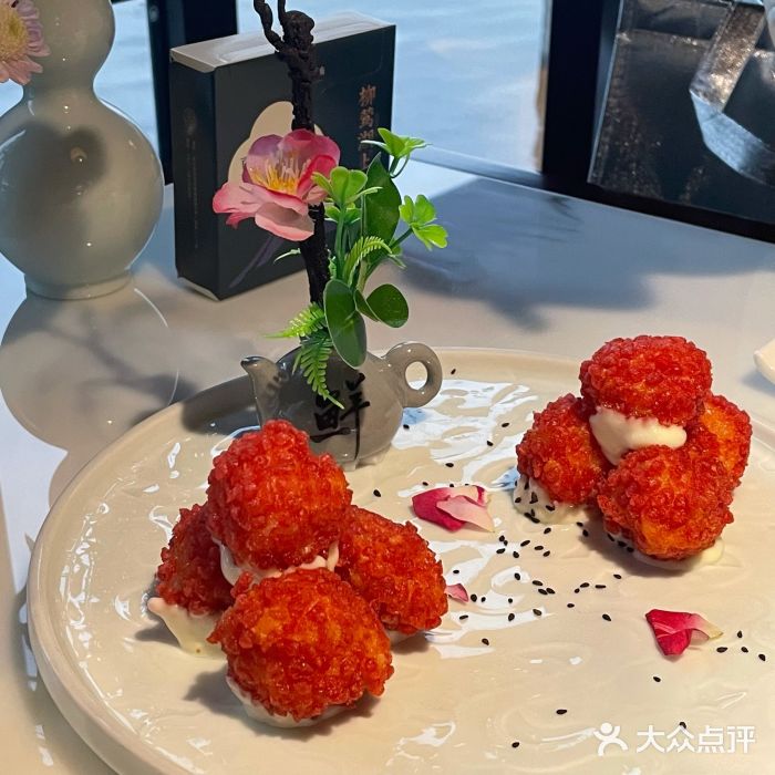 柳莺湖上·湖景餐厅·江南菜(西湖店)杨梅鳕鱼球图片
