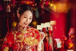 -现代经典婚纱摄影