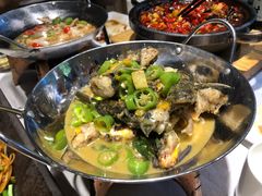 黄丫头-鄱阳湖·江西小炒·瓦罐煨汤(五道口店)