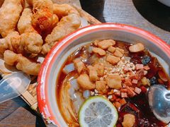 -爆炸头阿姨小四川正宗川味小吃(无任何分店)