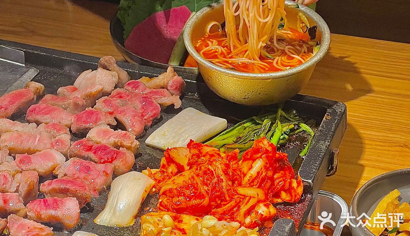 已经数不清和姐妹来过多少次的深夜烤肉