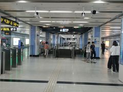-陆家浜路(地铁站)