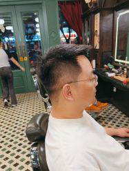 -海文先生国潮烫染男士理发馆