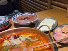 -洱火云南酸菜牛肉火锅(石景山当代商城店)