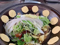 -粘豆包柴火铁锅炖