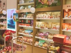 -良品铺子(白云新世界店)