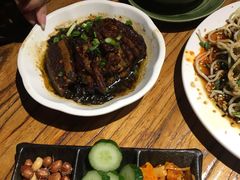 梅菜扣肉-俏湘私房菜(国贸店)