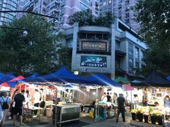 -吴山路夜市