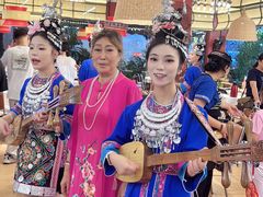 -刘姐啤酒鱼民族演艺餐厅(西街总店)