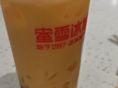 -蜜雪冰城(万达广场外B号门门口外集装箱店)