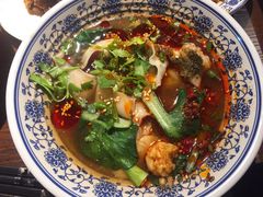 -爆炸头阿姨小四川正宗川味小吃(无任何分店)
