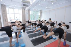 -亚太瑜伽普拉提学院
