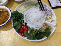 -官塘陈记鱼生·潮汕砂锅粥·牛肉火锅(潮枫路总店)