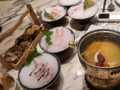-雍和会海鲜姿造自助(湖东路店)
