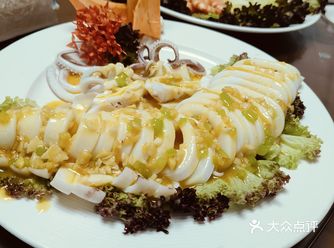 小傅中了个大标，大家到公司厨房祝贺