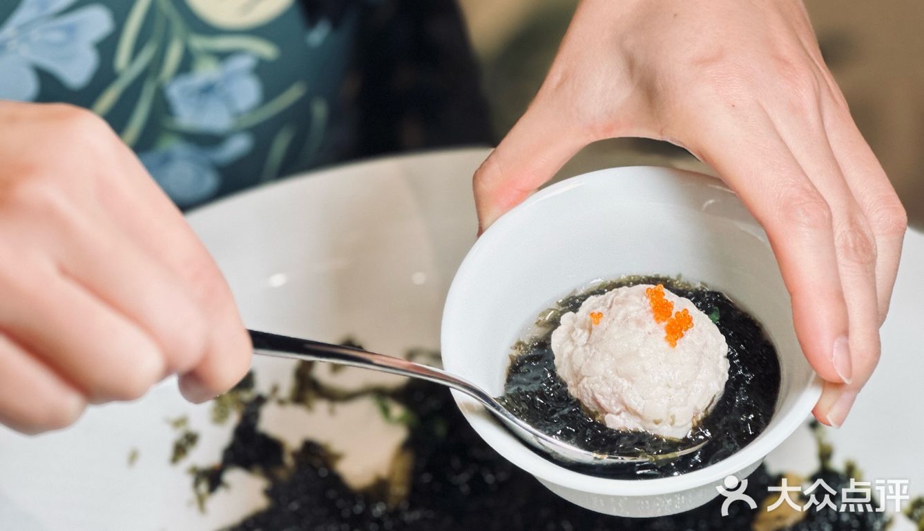 福州酒店中餐厅的天花板？