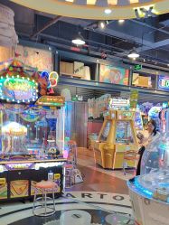 -卡通尼乐园(宝山龙湖天街店)